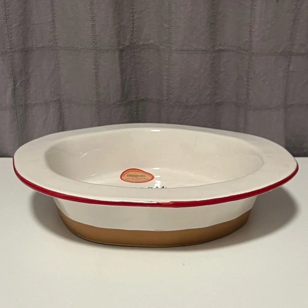 Rae Dunn x peanuts snoopy Christmas pie dish, Serving Dish 